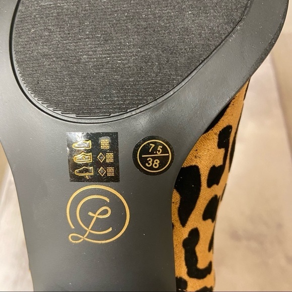 NWB Chinese Laundry Leopard Finn Booties Size 7.5 - Picture 6 of 12